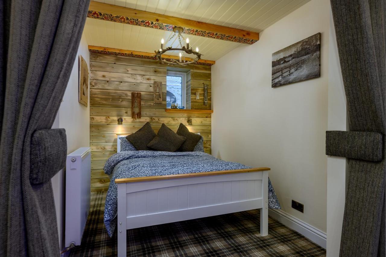 Anastasia'S Secret! Cupar Swiss Alpine Style Apartment Exterior photo